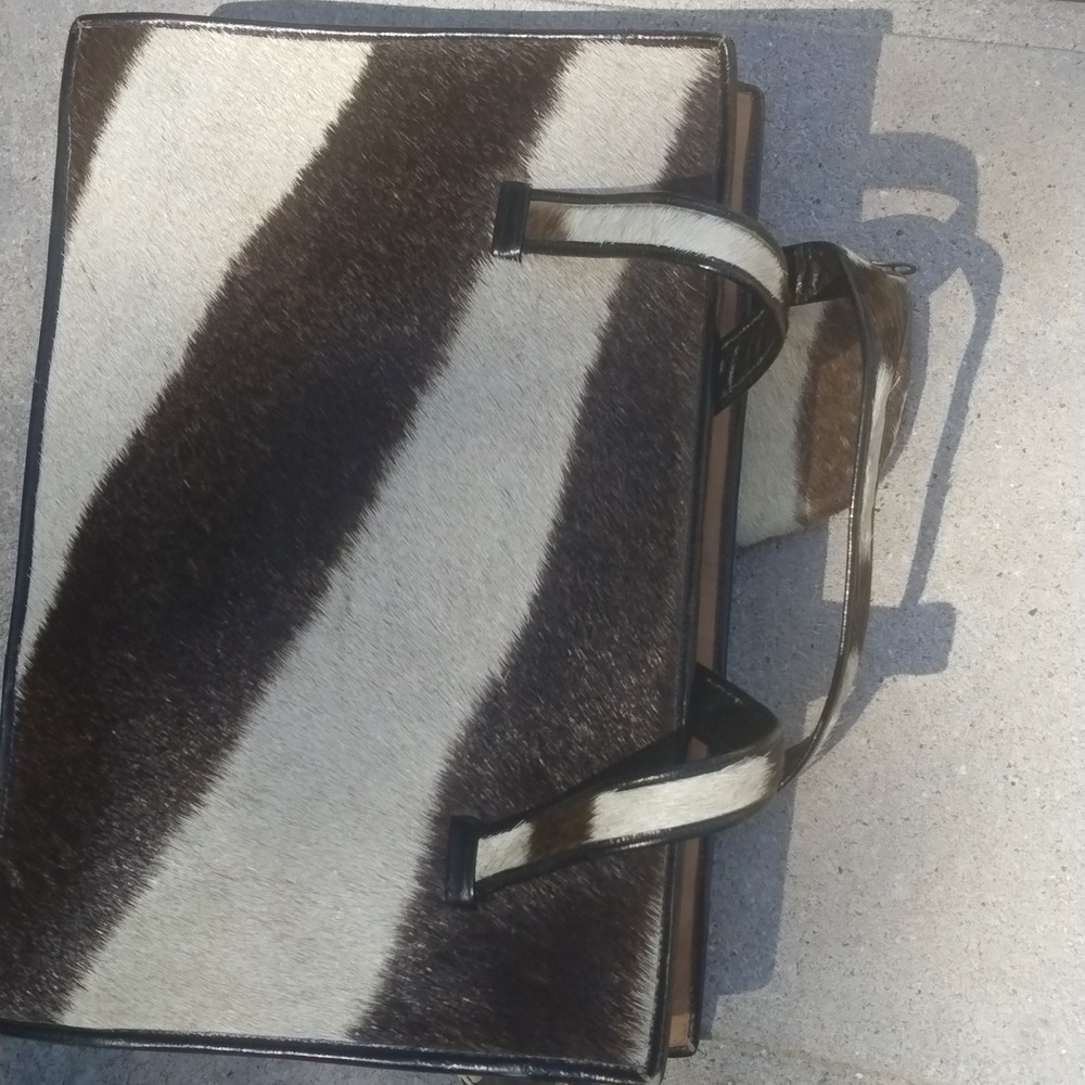 Genuine Zebra Hide And Leather Handbag And Coin P… - image 7